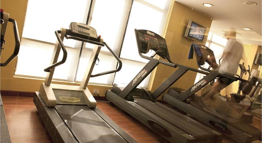Landmark Amman Hotel & Conference Center Exterior photo A treadmill