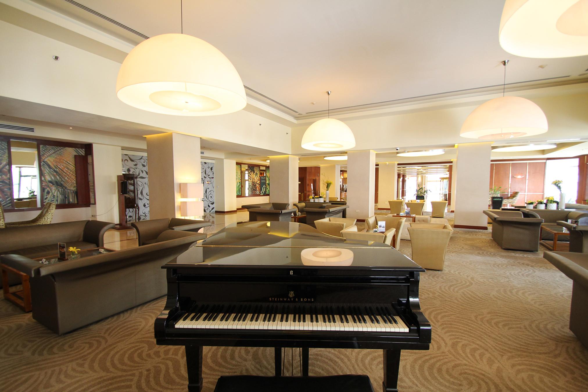 Landmark Amman Hotel & Conference Center Exterior photo The lobby of the hotel