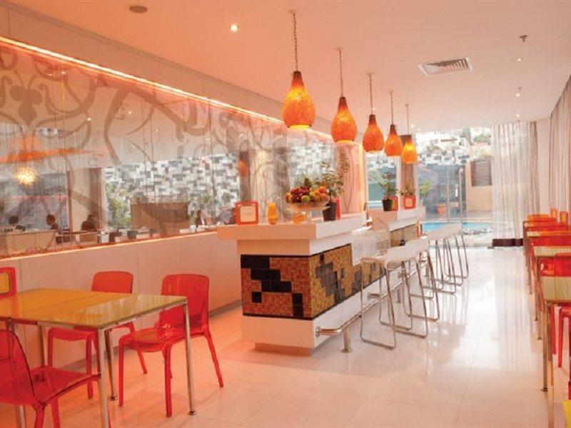 Landmark Amman Hotel & Conference Center Restaurant photo The interior of the restaurant