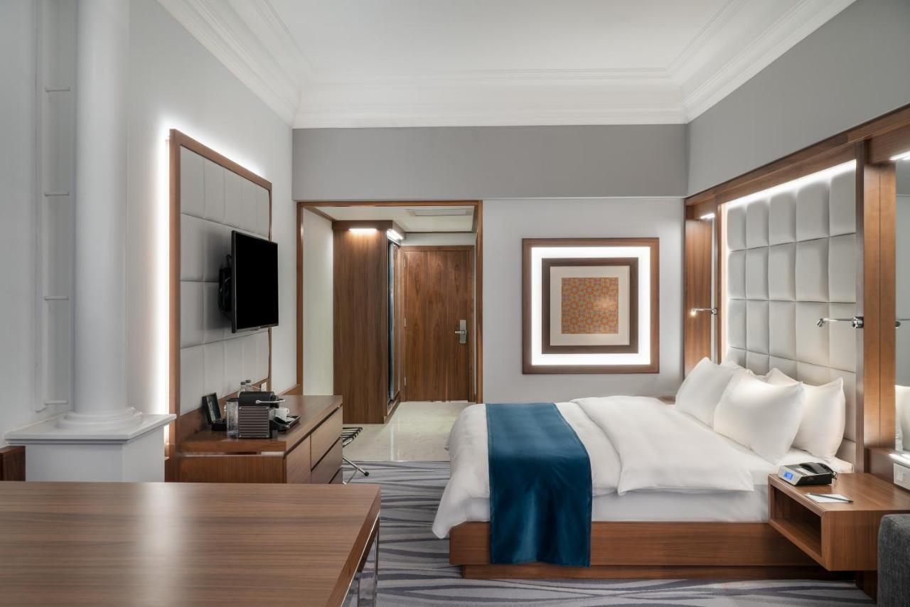 Landmark Amman Hotel & Conference Center Exterior photo A bedroom at the hotel