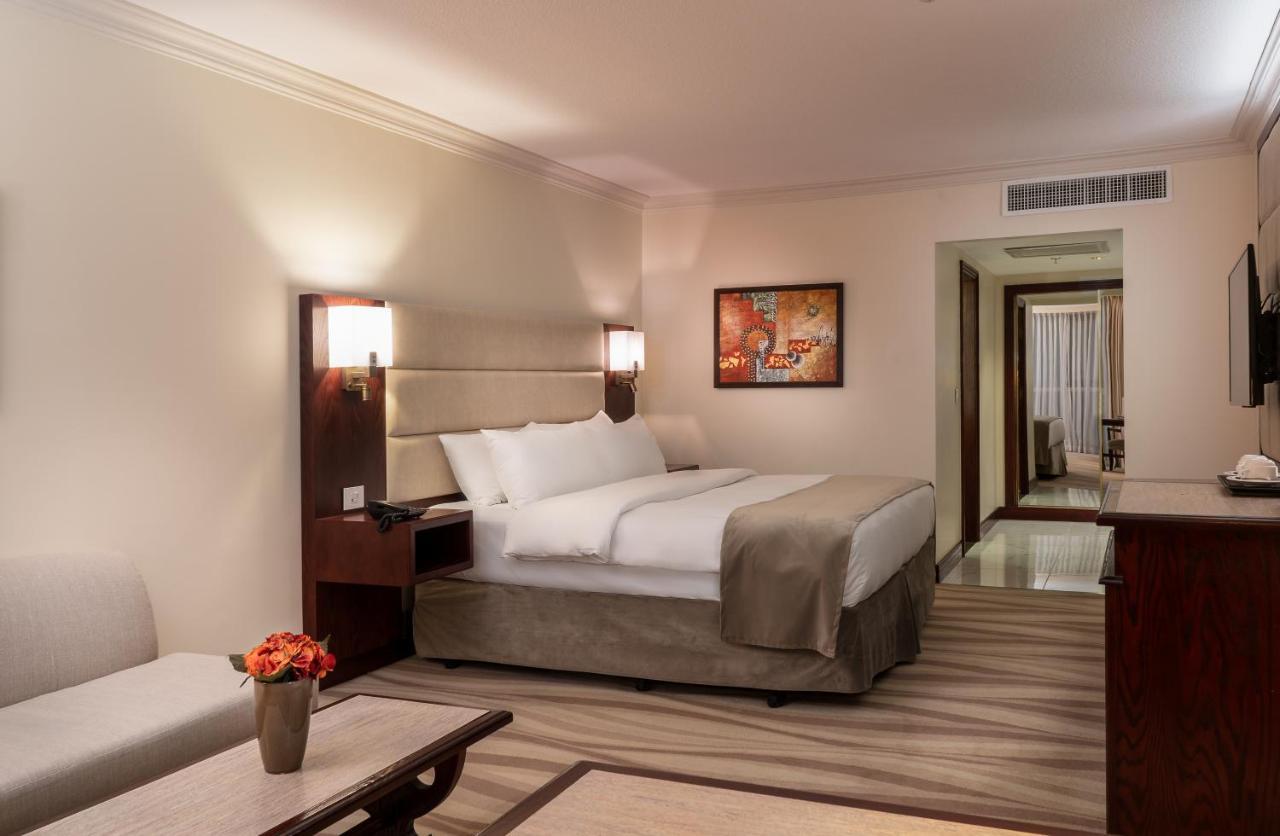 Landmark Amman Hotel & Conference Center Exterior photo A room at the hotel